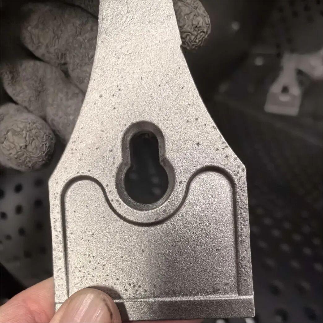 ผลิตชิ้นส่วนสแตนเลส 410 ด้วยซิลิกาโซล น้ำหนัก 205 กรัม มีข้อบกพร่องจุดออกซิเดชันที่พื้นผิว: สาเหตุและวิธีแก้ไข