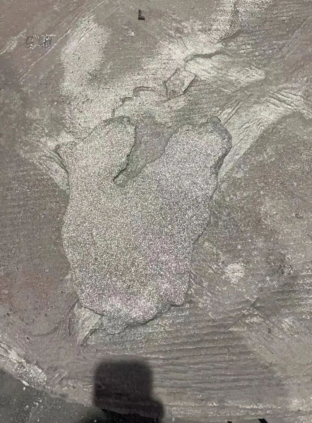 ข้อบกพร่อง เช่น สิวเม็ดทรายบนพื้นผิวด้านบนของชิ้นส่วนเหล็กหล่อสีเทาที่เกิดจากการหล่อทรายด้วยเรซิน จะสามารถแก้ไขได้อย่างไร